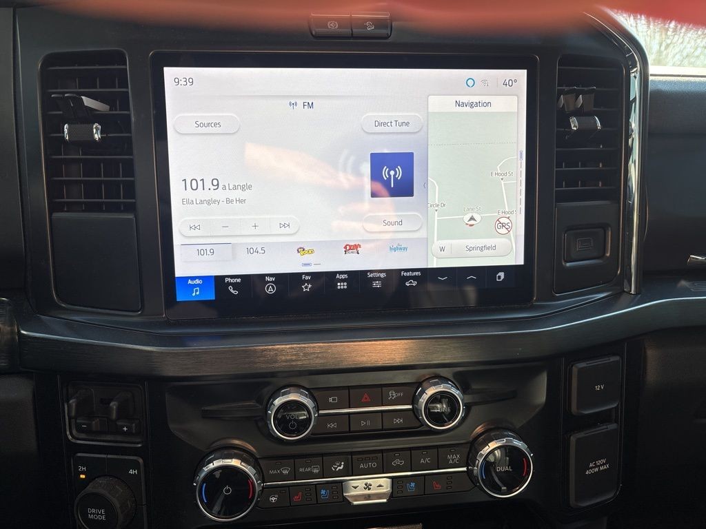 Ford Super Duty F-250 SRW Vehicle Full-screen Gallery Image 12