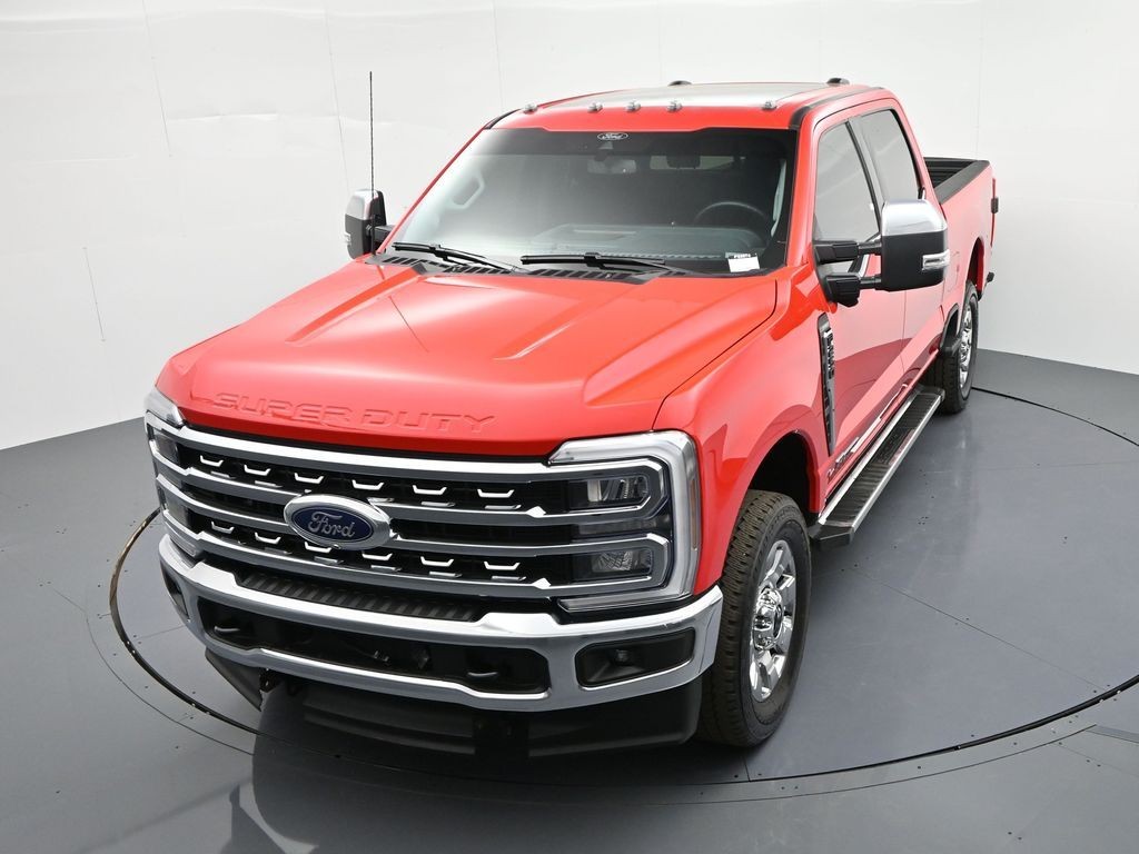 Ford Super Duty F-250 SRW Vehicle Full-screen Gallery Image 31