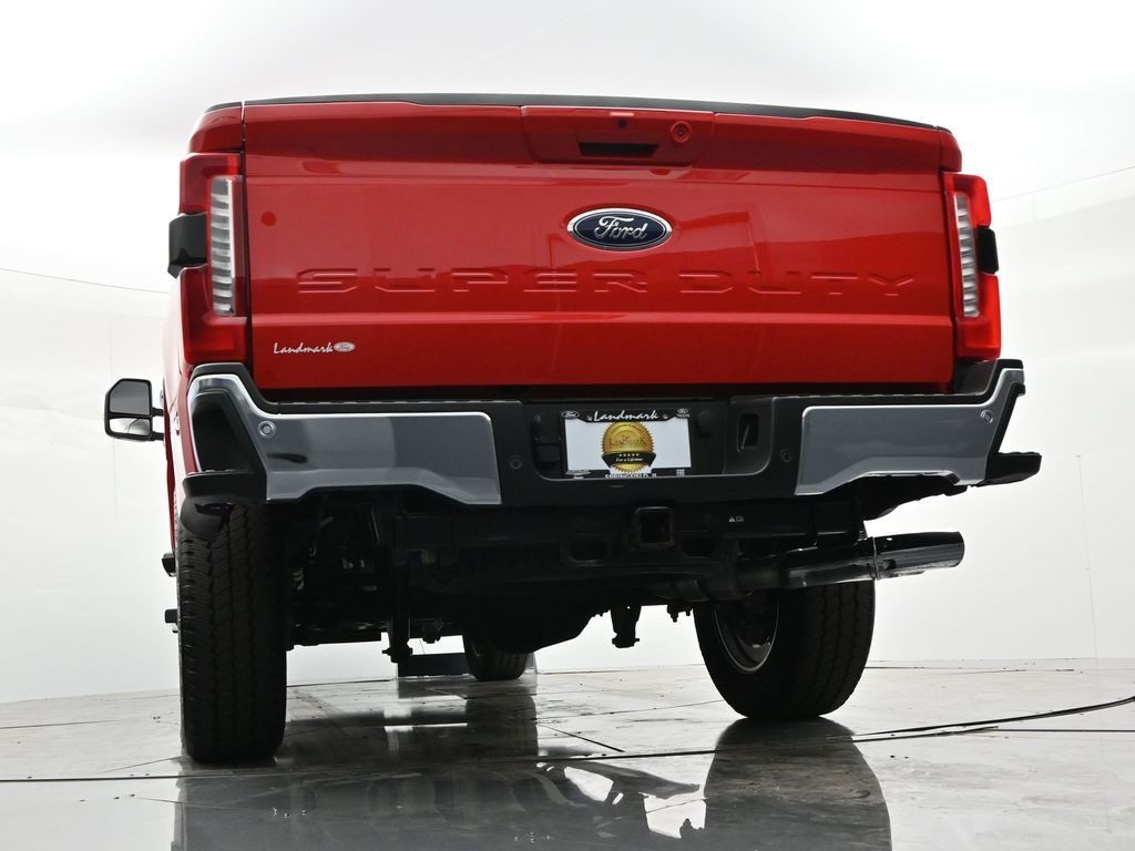 Ford Super Duty F-250 SRW Vehicle Full-screen Gallery Image 34