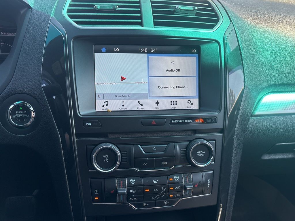 Ford Explorer Vehicle Full-screen Gallery Image 13