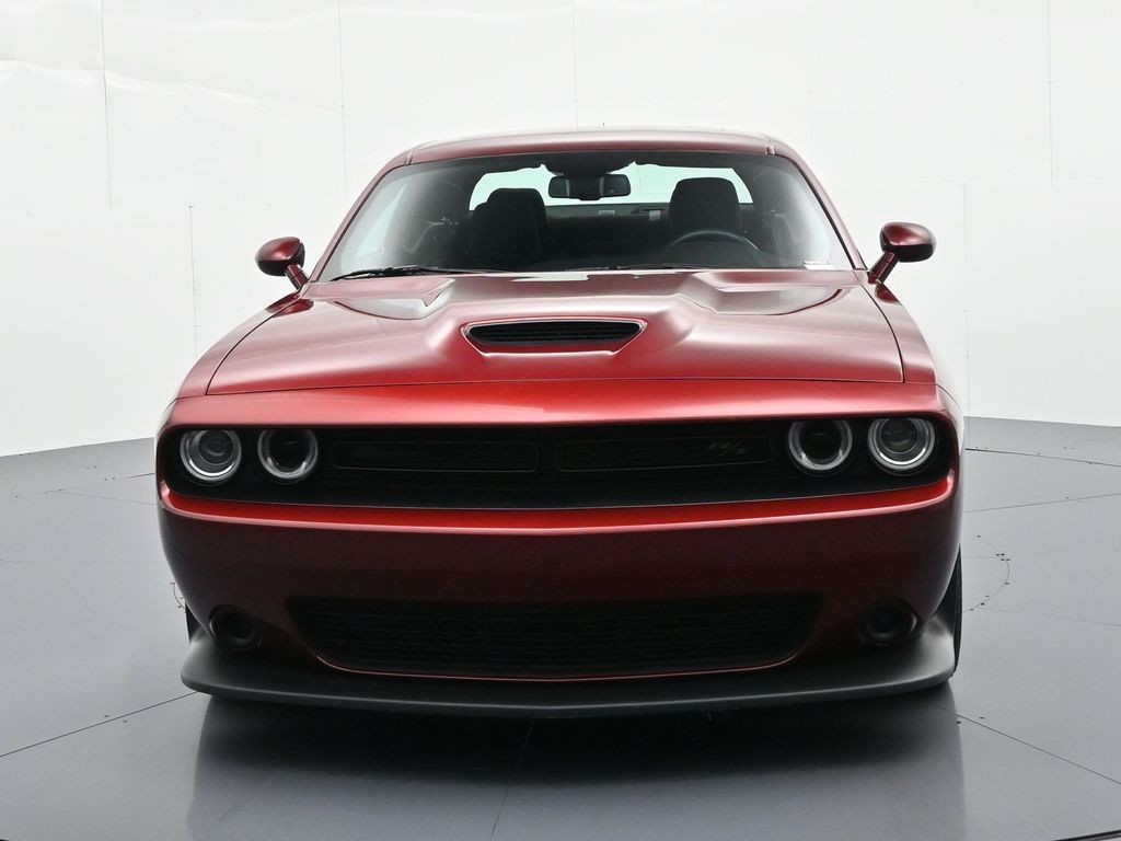 Dodge Challenger Vehicle Full-screen Gallery Image 03