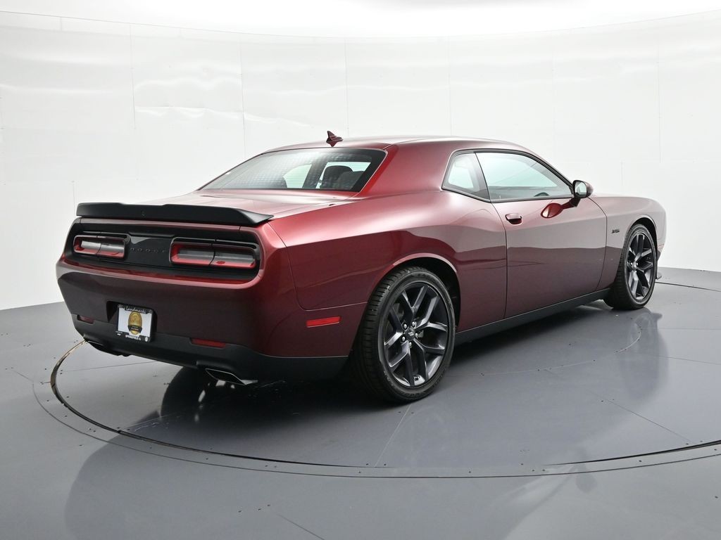 Dodge Challenger Vehicle Full-screen Gallery Image 06