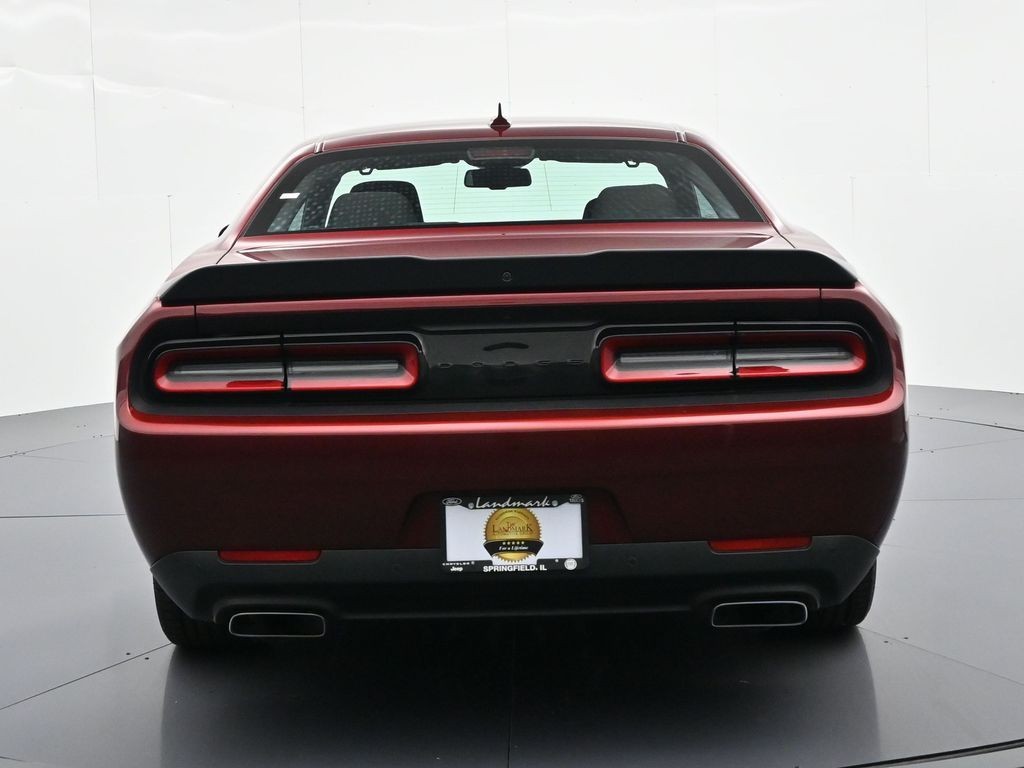 Dodge Challenger Vehicle Full-screen Gallery Image 07