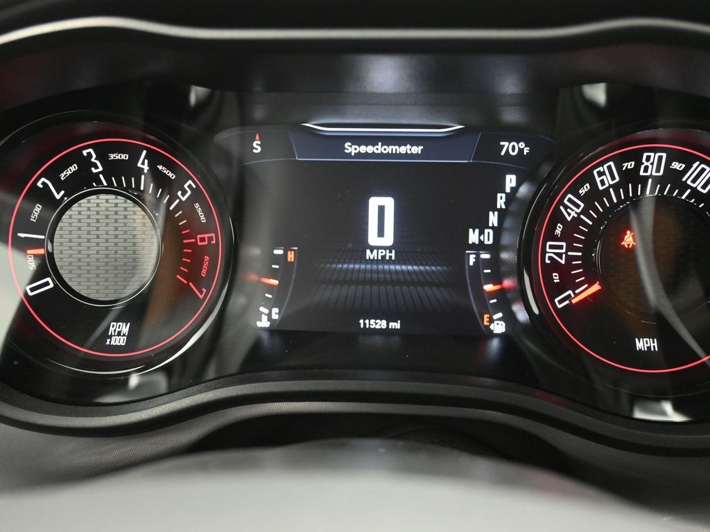 Dodge Challenger Vehicle Full-screen Gallery Image 10