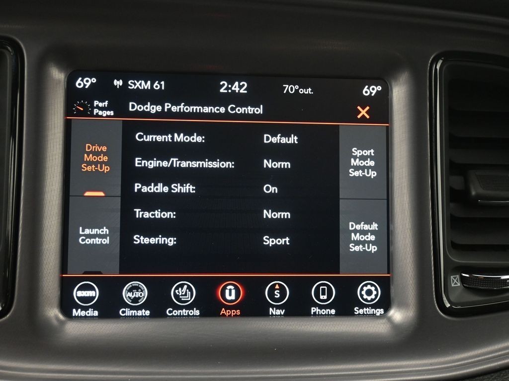 Dodge Challenger Vehicle Full-screen Gallery Image 11