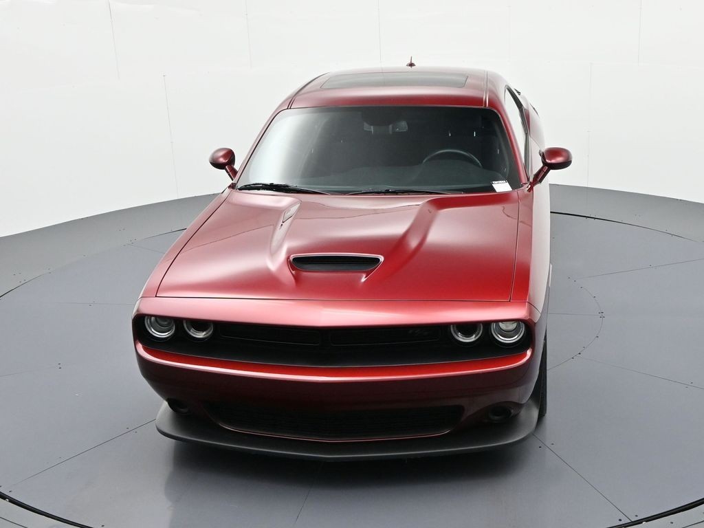Dodge Challenger Vehicle Full-screen Gallery Image 22