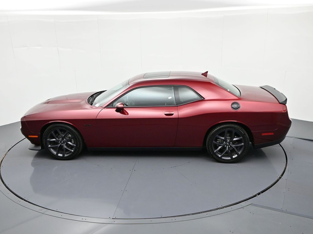 Dodge Challenger Vehicle Full-screen Gallery Image 24