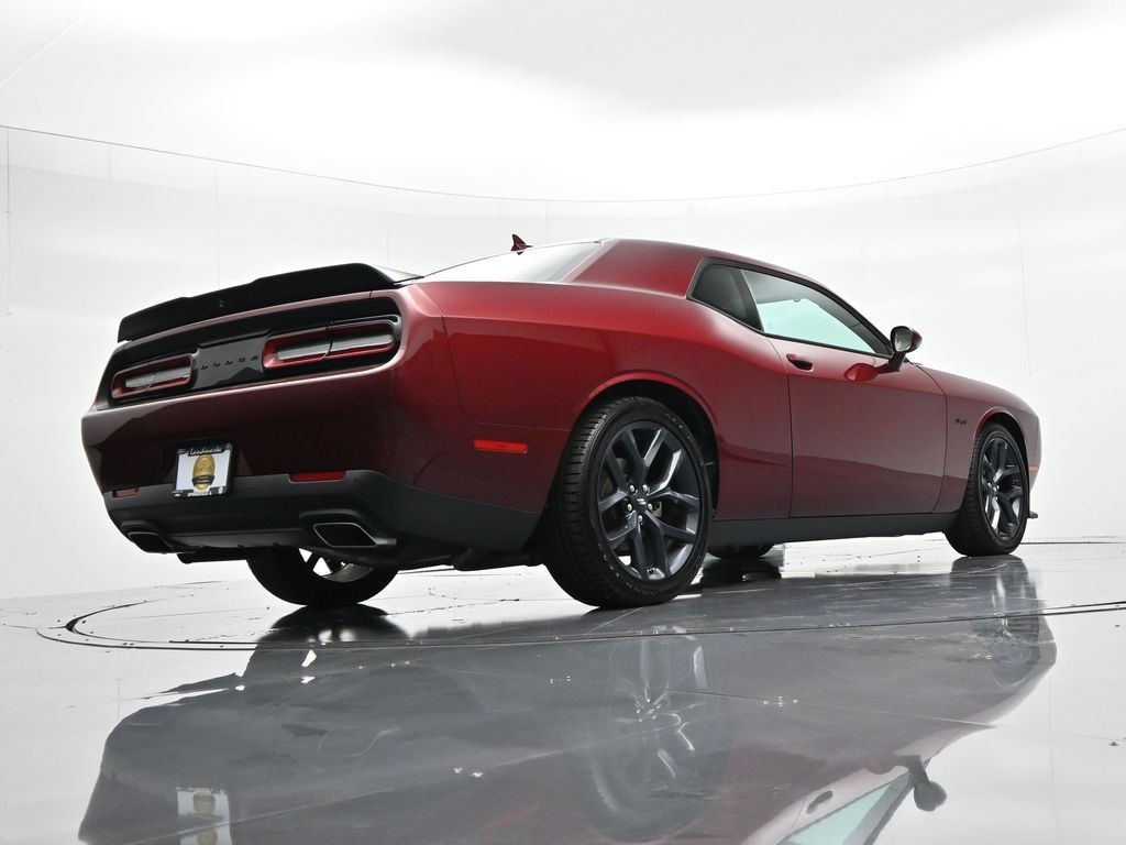Dodge Challenger Vehicle Full-screen Gallery Image 27