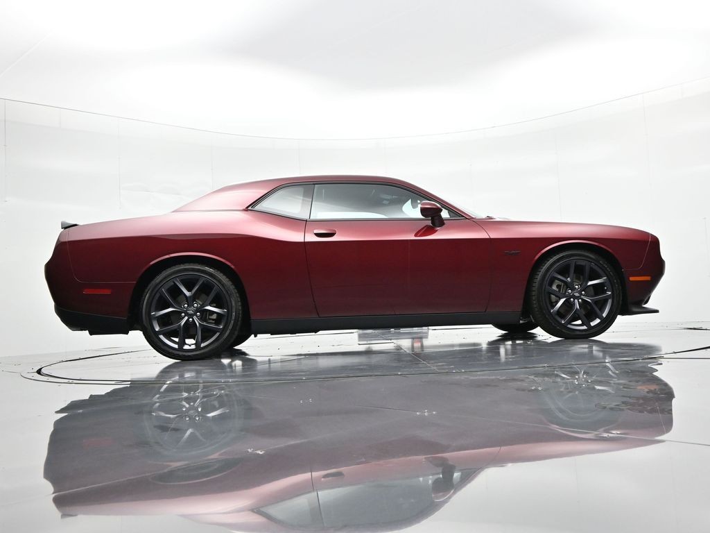 Dodge Challenger Vehicle Full-screen Gallery Image 28