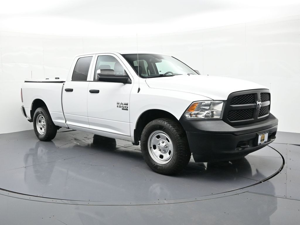 Ram 1500 Classic Vehicle Full-screen Gallery Image 4