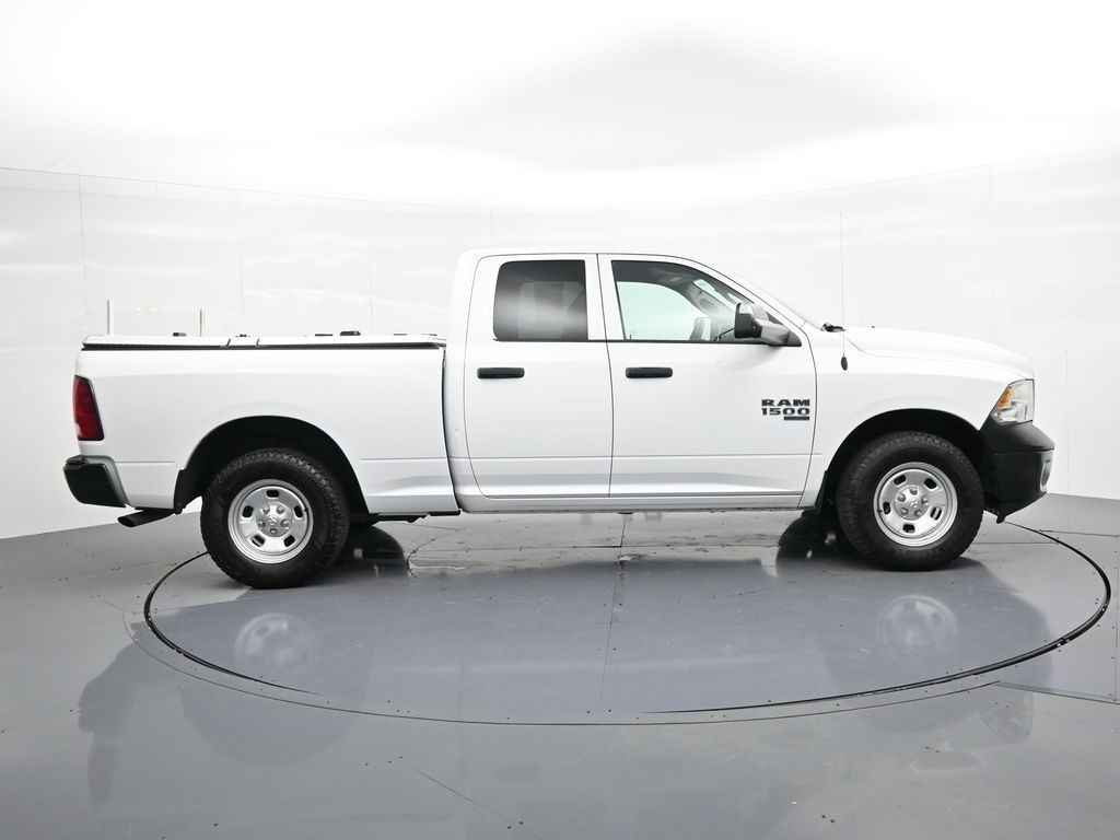 Ram 1500 Classic Vehicle Full-screen Gallery Image 5