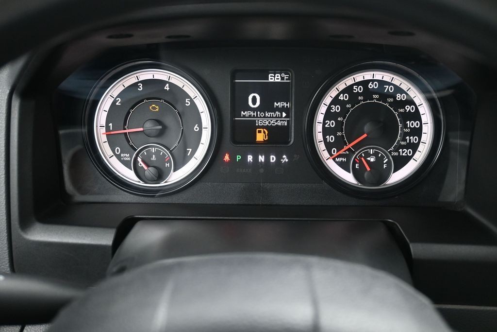 Ram 1500 Classic Vehicle Full-screen Gallery Image 10