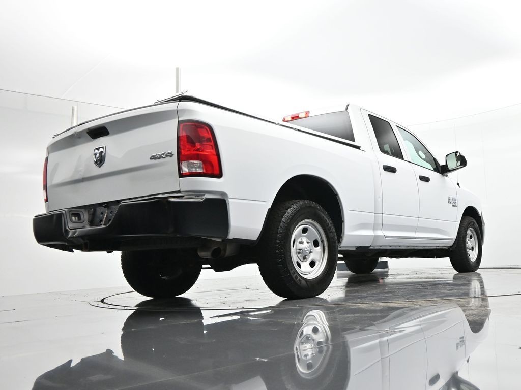 Ram 1500 Classic Vehicle Full-screen Gallery Image 25