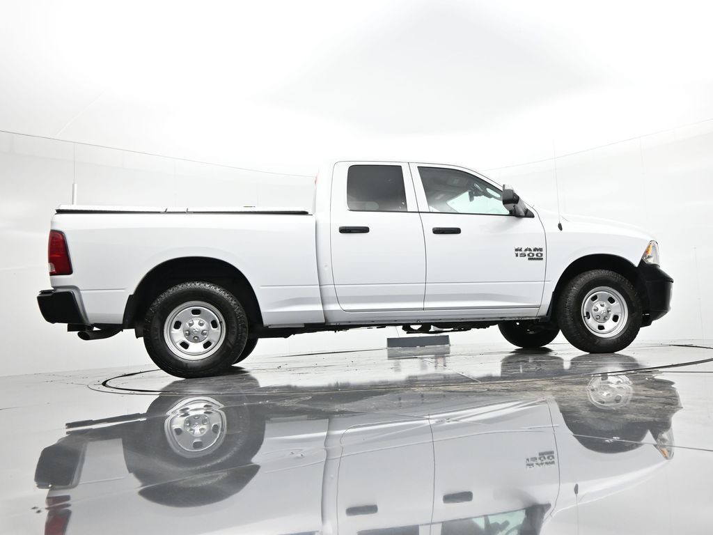 Ram 1500 Classic Vehicle Full-screen Gallery Image 26