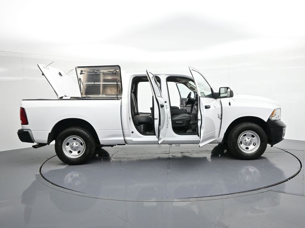Ram 1500 Classic Vehicle Full-screen Gallery Image 27