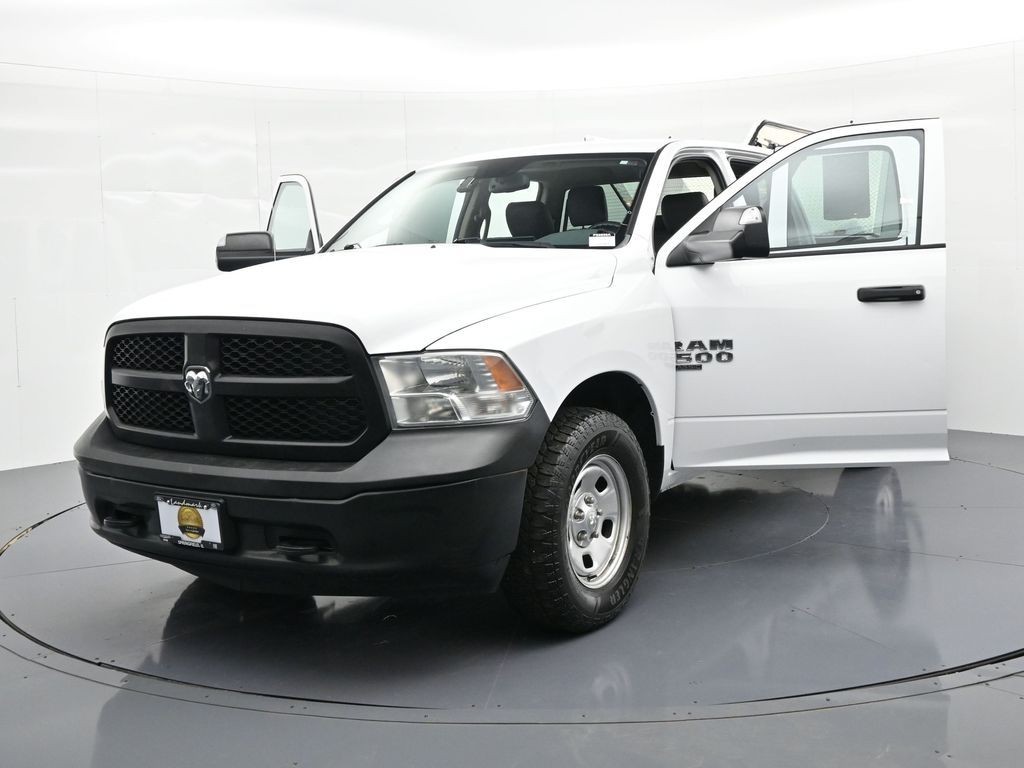 Ram 1500 Classic Vehicle Full-screen Gallery Image 29
