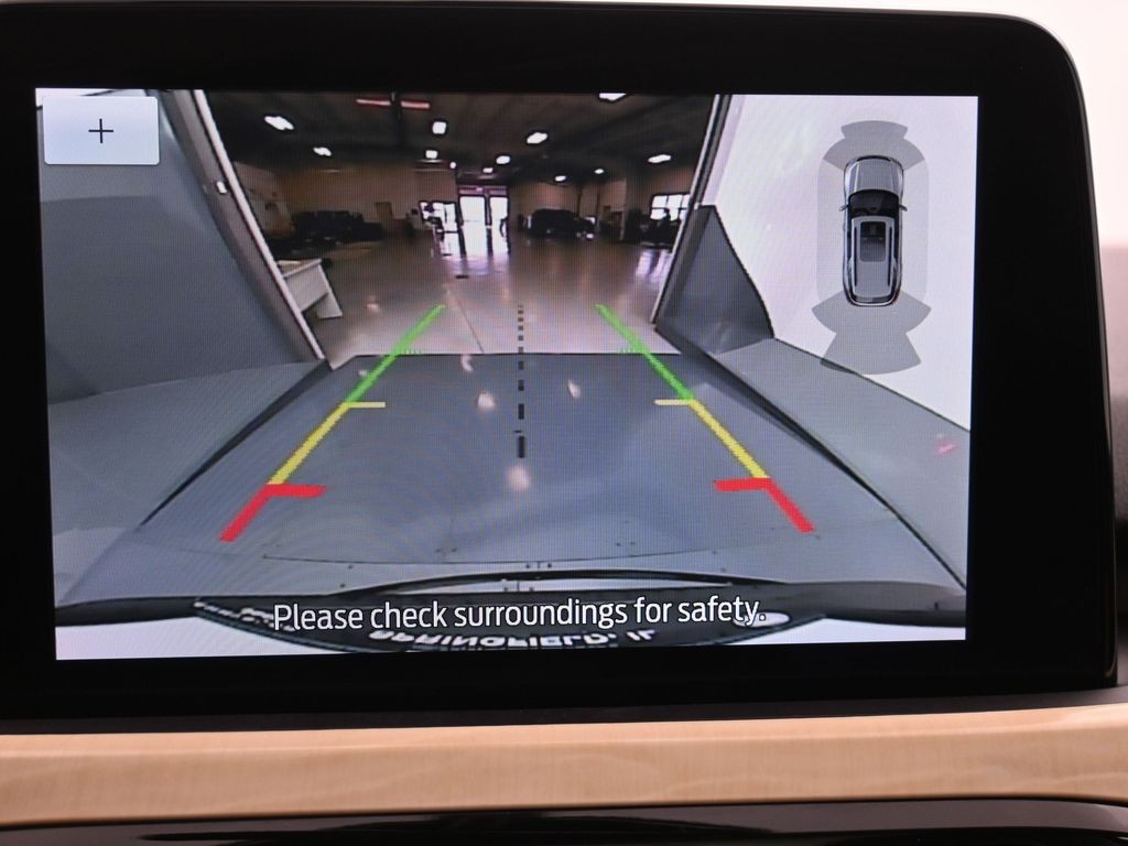 Ford Escape Vehicle Full-screen Gallery Image 12