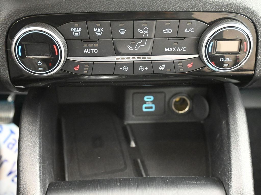 Ford Escape Vehicle Full-screen Gallery Image 14