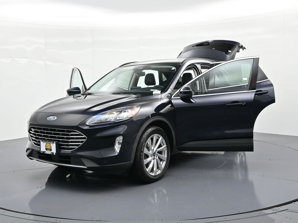 Ford Escape Vehicle Full-screen Gallery Image 34