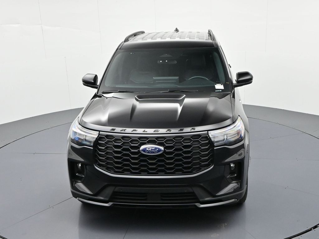 Ford Explorer Vehicle Full-screen Gallery Image 22