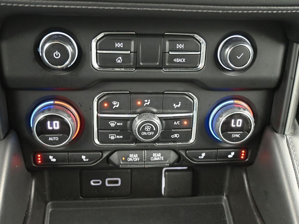 Chevrolet Tahoe Vehicle Full-screen Gallery Image 16