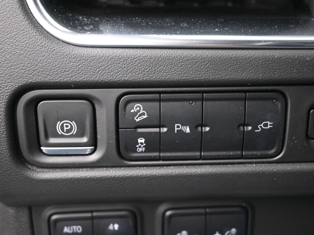 Chevrolet Tahoe Vehicle Full-screen Gallery Image 22
