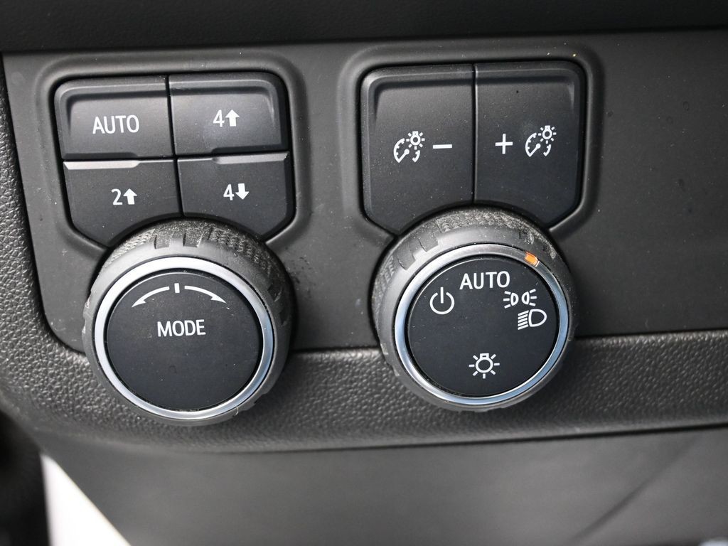 Chevrolet Tahoe Vehicle Full-screen Gallery Image 23