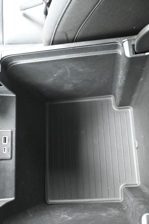 Chevrolet Tahoe Vehicle Full-screen Gallery Image 19