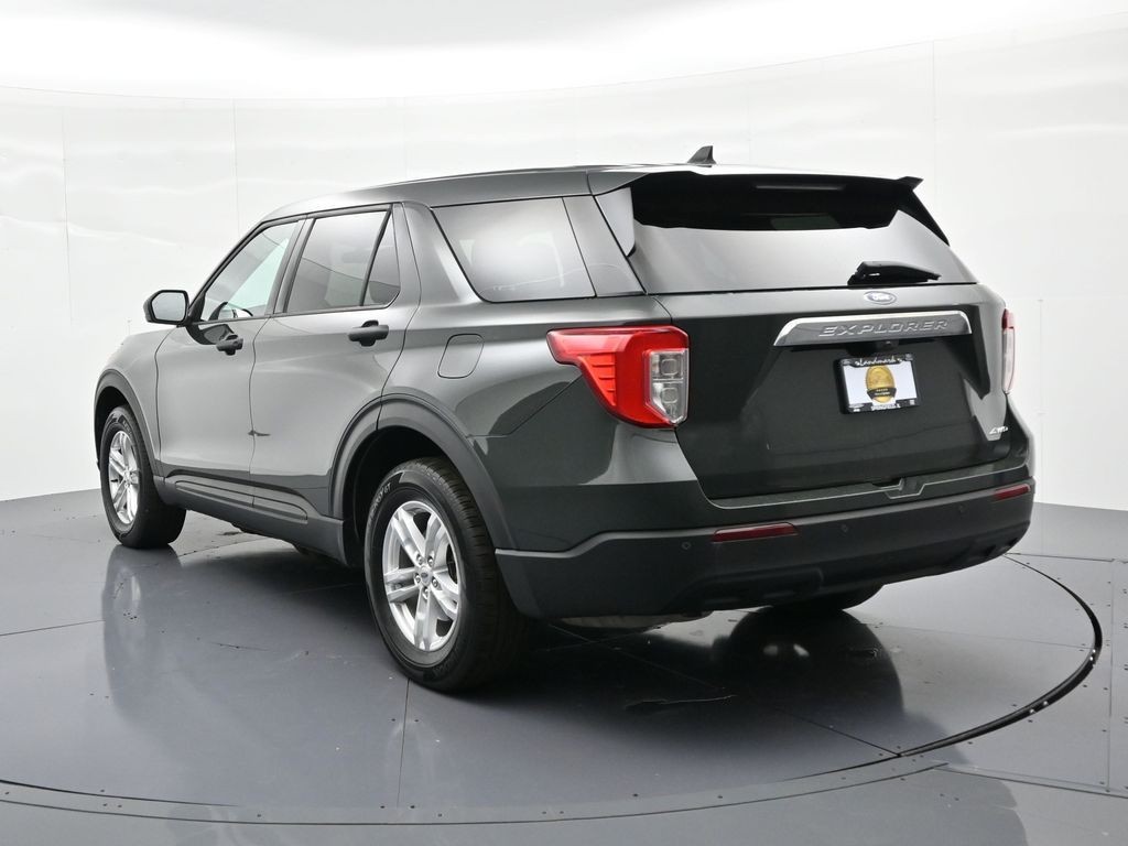 Ford Explorer Vehicle Full-screen Gallery Image 08
