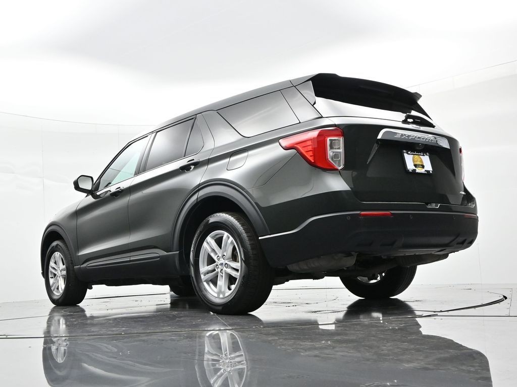 Ford Explorer Vehicle Full-screen Gallery Image 27