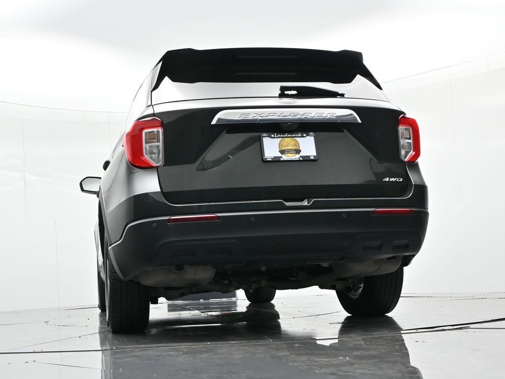 Ford Explorer Vehicle Full-screen Gallery Image 28