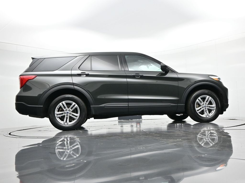 Ford Explorer Vehicle Full-screen Gallery Image 30
