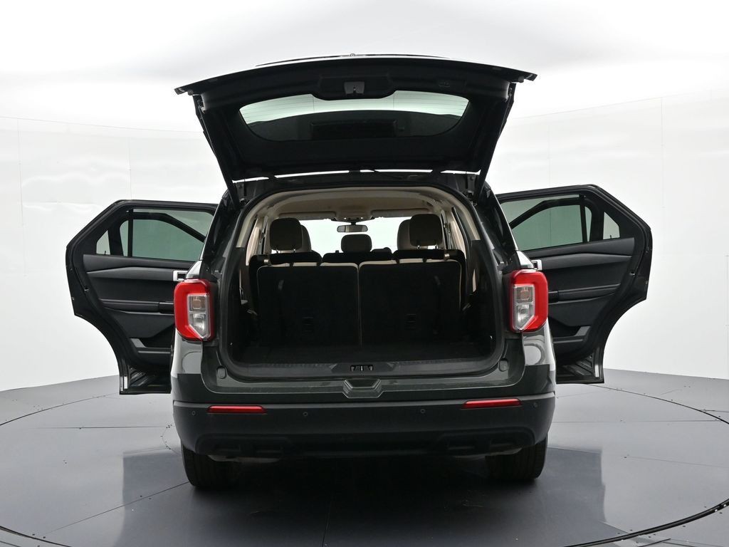 Ford Explorer Vehicle Full-screen Gallery Image 34