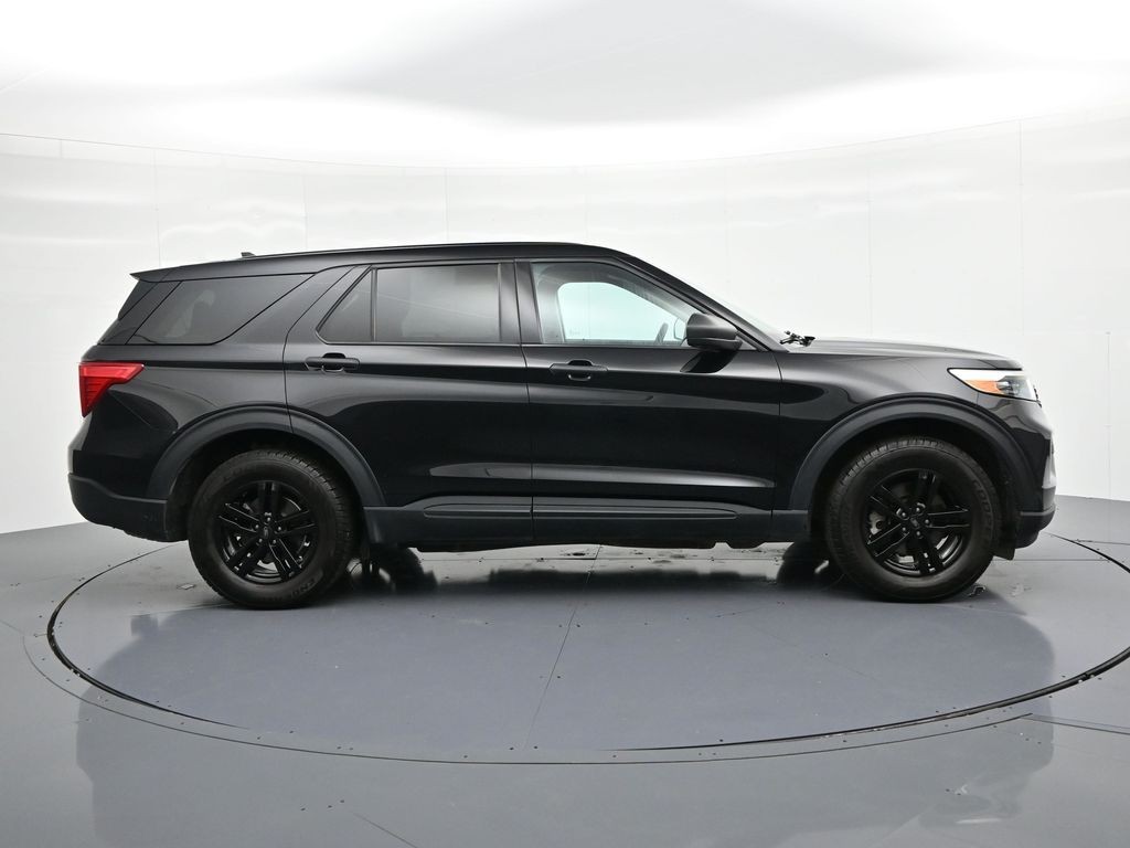 Ford Explorer Vehicle Full-screen Gallery Image 05