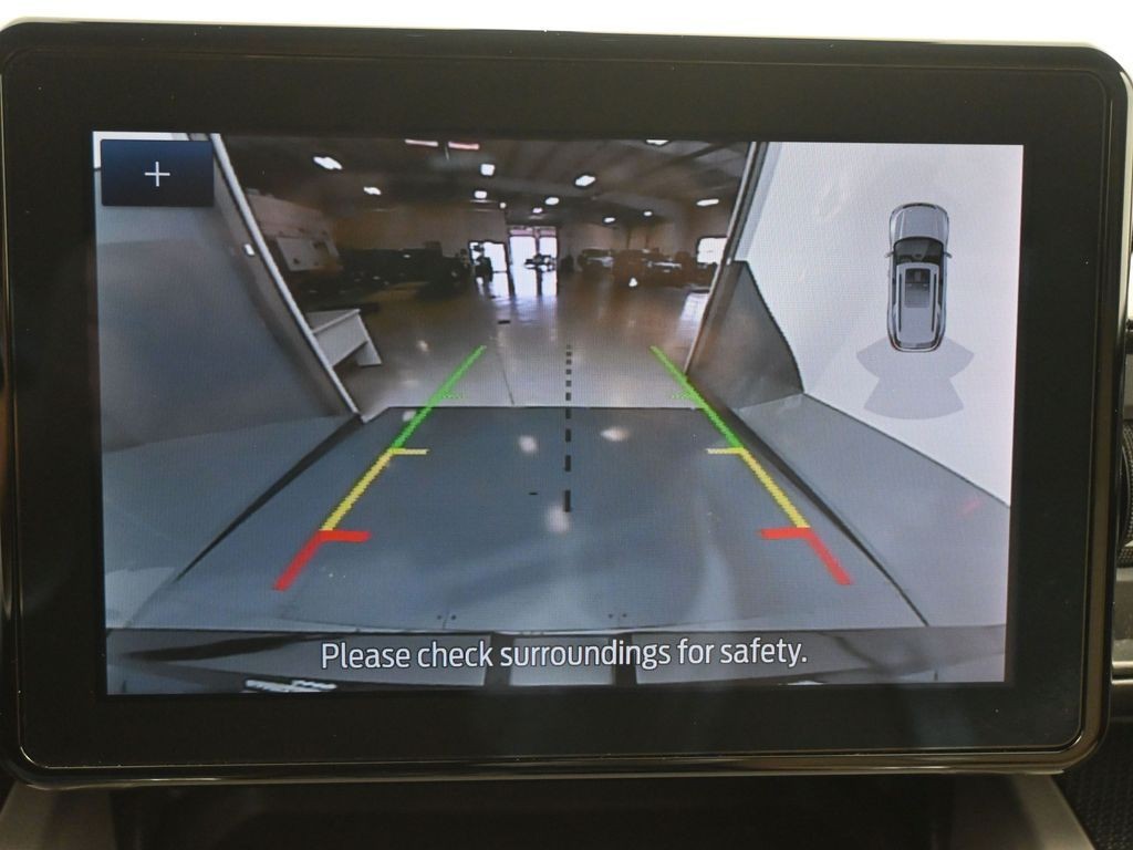 Ford Explorer Vehicle Full-screen Gallery Image 12