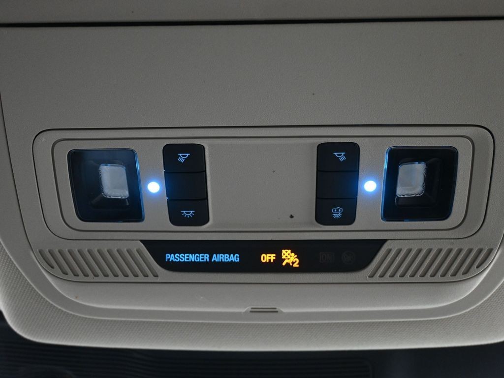 Ford Explorer Vehicle Full-screen Gallery Image 17