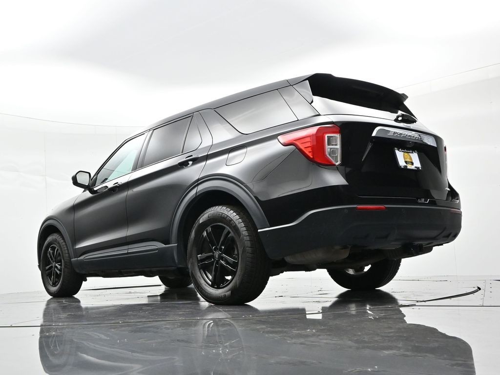 Ford Explorer Vehicle Full-screen Gallery Image 31