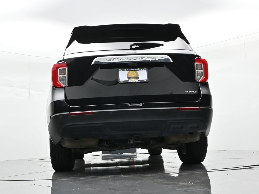 Ford Explorer Vehicle Full-screen Gallery Image 32