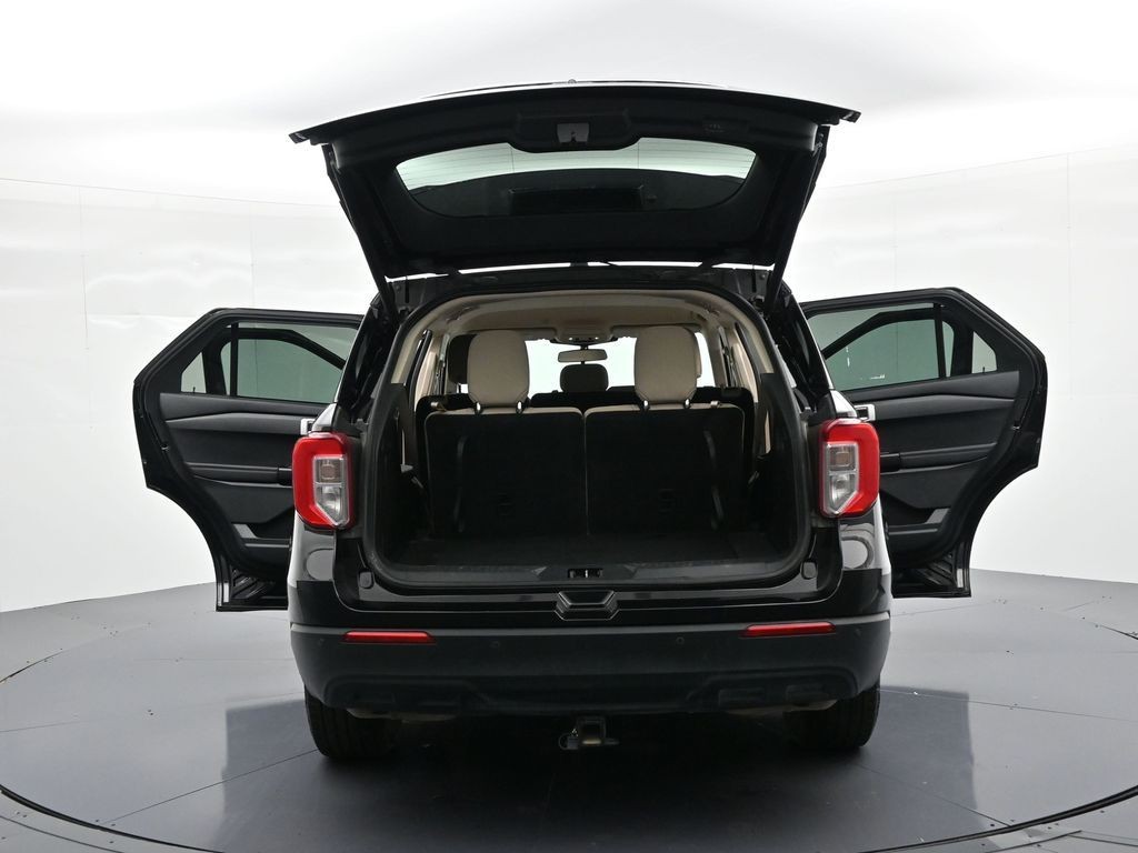 Ford Explorer Vehicle Full-screen Gallery Image 38