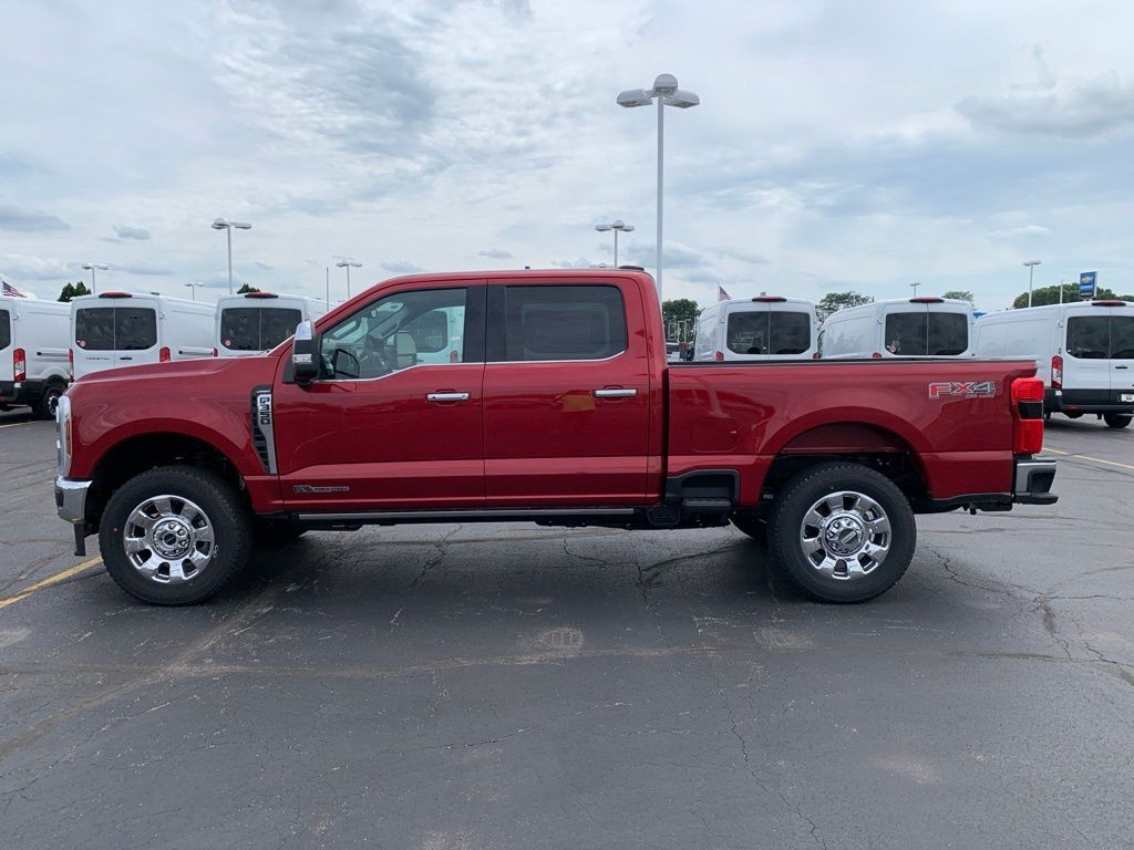 Ford F-350SD Vehicle Full-screen Gallery Image 5