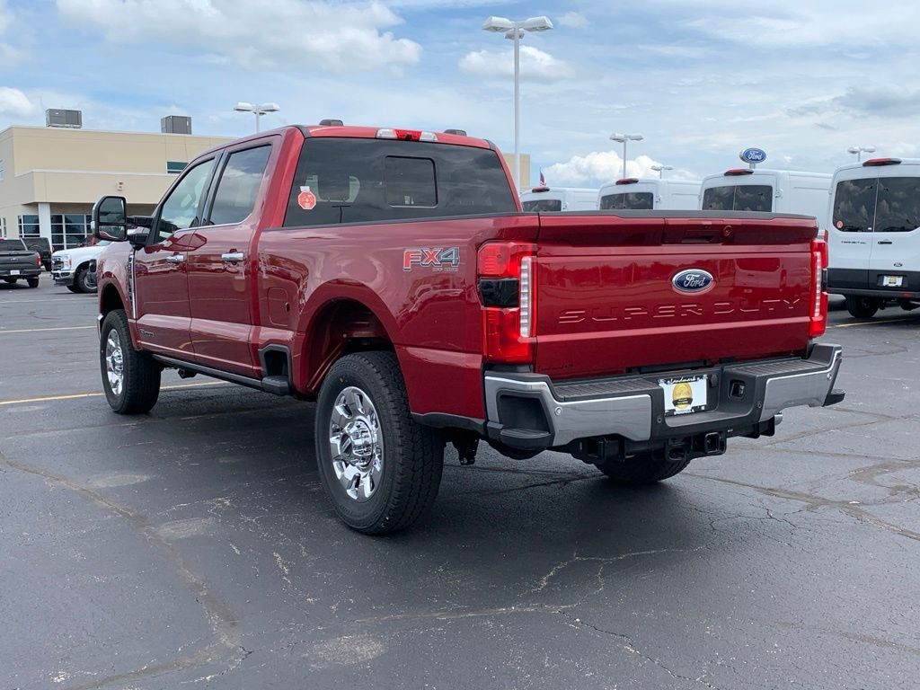 Ford F-350SD Vehicle Full-screen Gallery Image 6