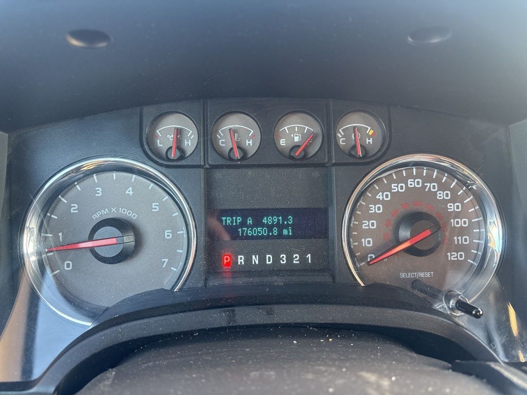 Ford F-150 Vehicle Full-screen Gallery Image 11