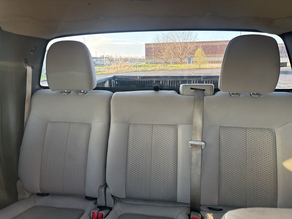 Ford F-150 Vehicle Full-screen Gallery Image 14