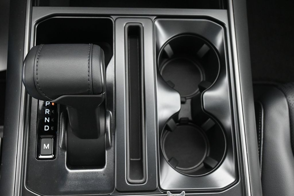 Ford F-150 Vehicle Full-screen Gallery Image 17