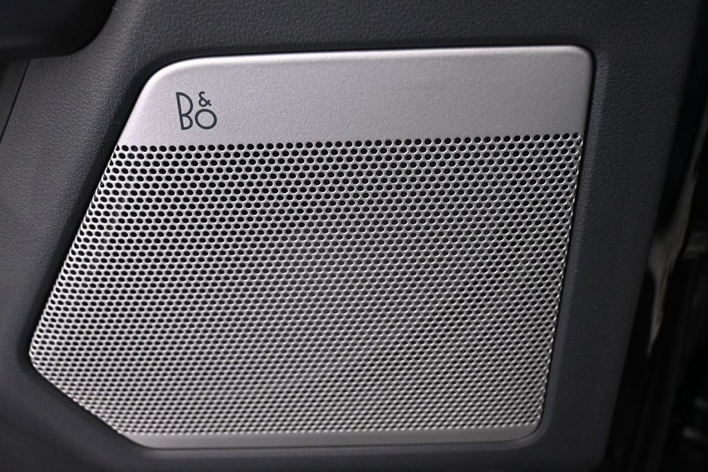 Ford F-150 Vehicle Full-screen Gallery Image 25