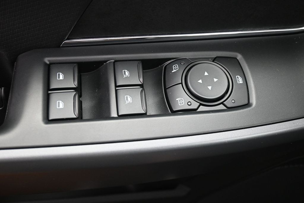 Ford F-150 Vehicle Full-screen Gallery Image 25