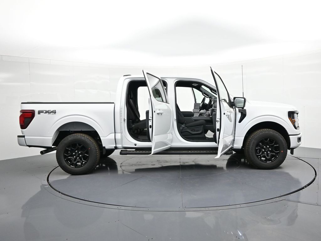 Ford F-150 Vehicle Full-screen Gallery Image 37