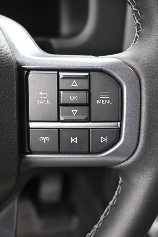 Ford F-150 Vehicle Full-screen Gallery Image 20