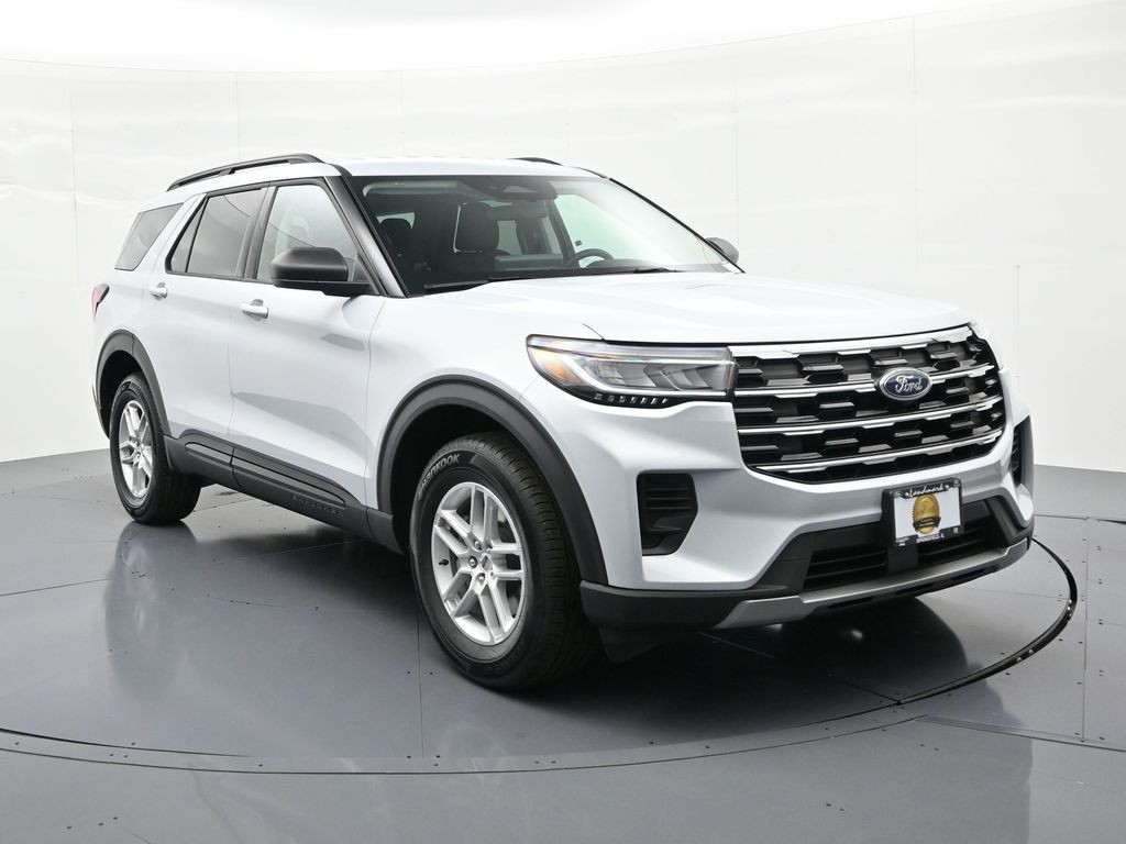 Ford Explorer Vehicle Full-screen Gallery Image 4