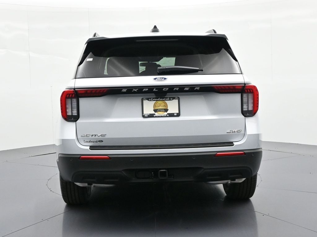 Ford Explorer Vehicle Full-screen Gallery Image 7